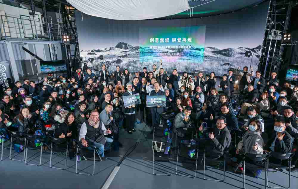 再现影像LED虚拟制作摄影棚整合拍摄场景、、内容制作、、技术指导到设备租借一站式服务，，，，可望提升LED虚拟制作的影视效能，，进而产出更多高质量细致作品