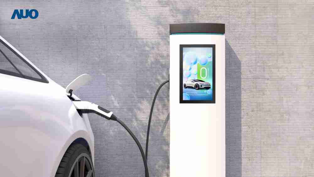 友達〝EVSE車用充電樁解決方案〞專為電動汽車充電樁設計，，具有高亮度、、克服戶外艱難環境的耐溫、、耐紫外線等特性，，，，並搭載散熱性及擴充性強的高效能工業電腦，，，可實現人機互動訴求，，，，如資訊顯示、、支付等應用