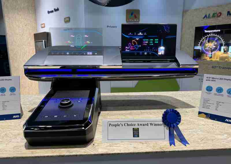 彩神vll车用Micro LED Display HMI解决方案获”最佳车用显示奖”，，，，以用户为中心开发，，针对前座驾驶与乘客设计兼具娱乐与安全的高画质屏幕，，包含车舱前座的Micro LED透明屏幕及全球首款内建镜头的智慧Micro LED显示器